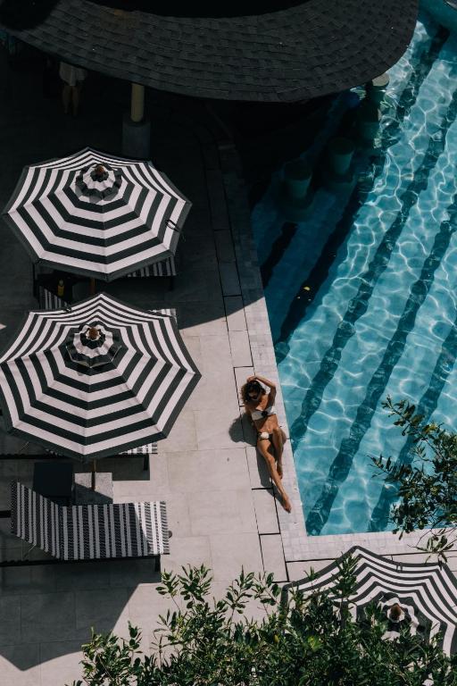 สระว่ายน้ำ