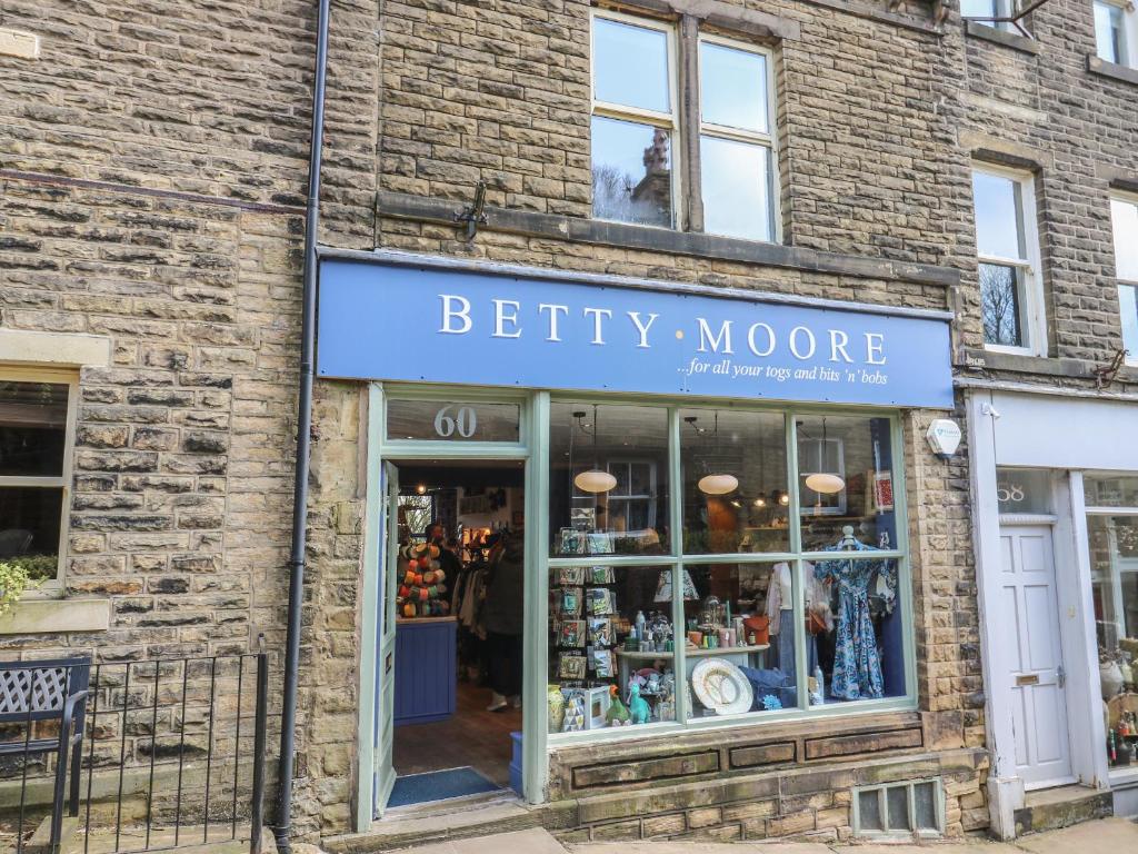 Main Street View, Keighley