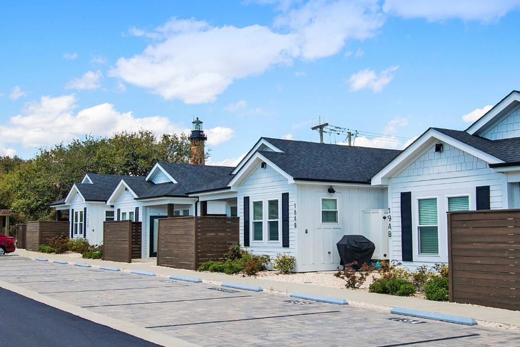 Oceanside, Comm Pool! Lighthouse Views! Close to beach, BC18B, Oh Whale, Corolla