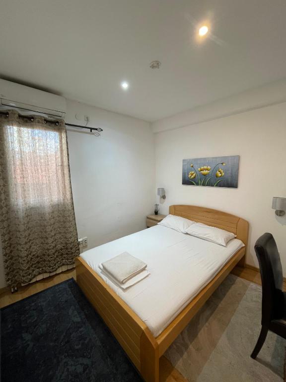 Sleep and go L E F T RIVER Belgrade - 2