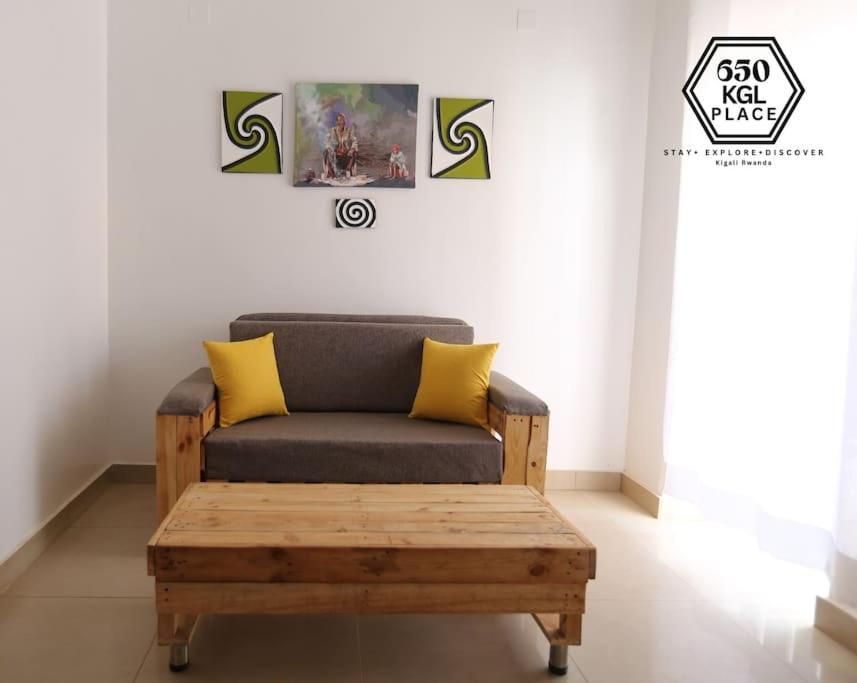 Cozy & Functional Rustic Kigali Rwanda Apartment, Kigali