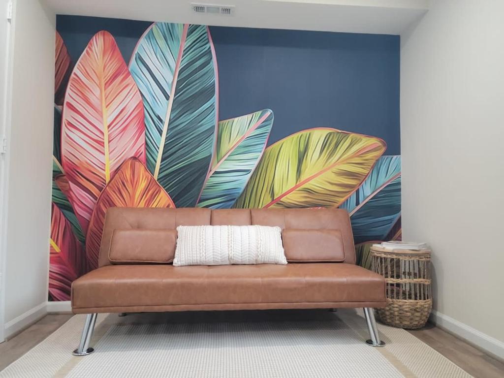 5 bedrooms with 4 Full Bath Fire Pit BBQ and Plush Amen on 1 2 acre, Silver Spring