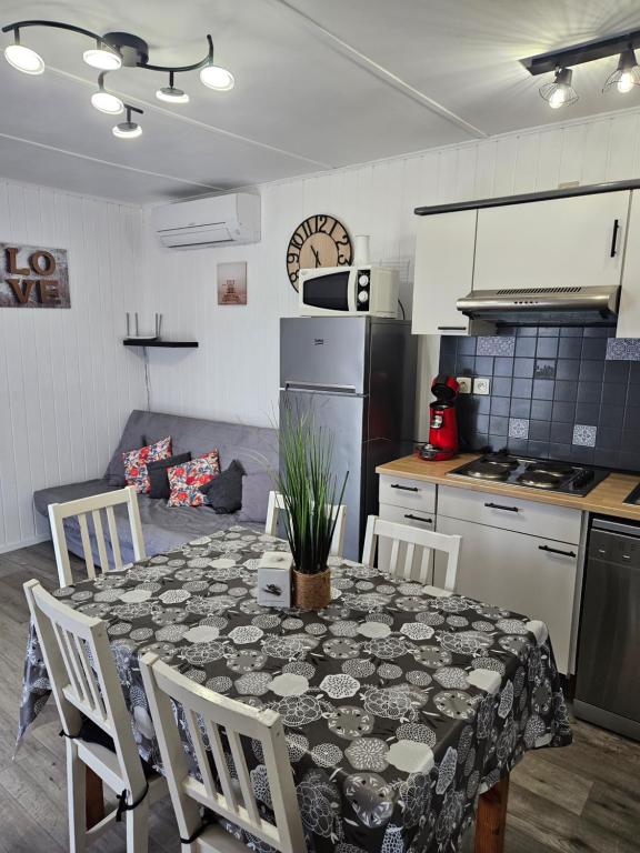 Maisonnette 4/6p. piscines toboggans et plage 200m - 3
