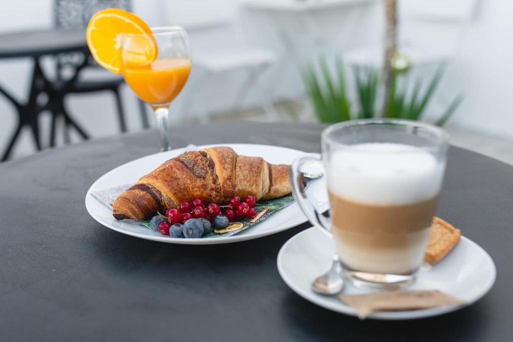 Privilege Suite Pieta, Pietà