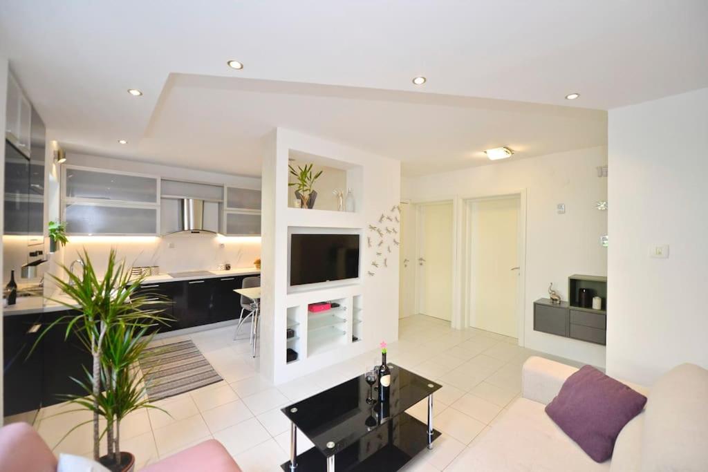 Majestic Suite,800m to Old town&minutes to seaside - 1