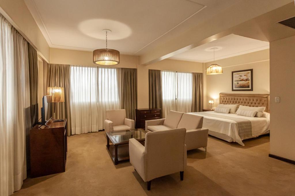 카탈리나스 파크 호텔 (Catalinas Park Hotel)