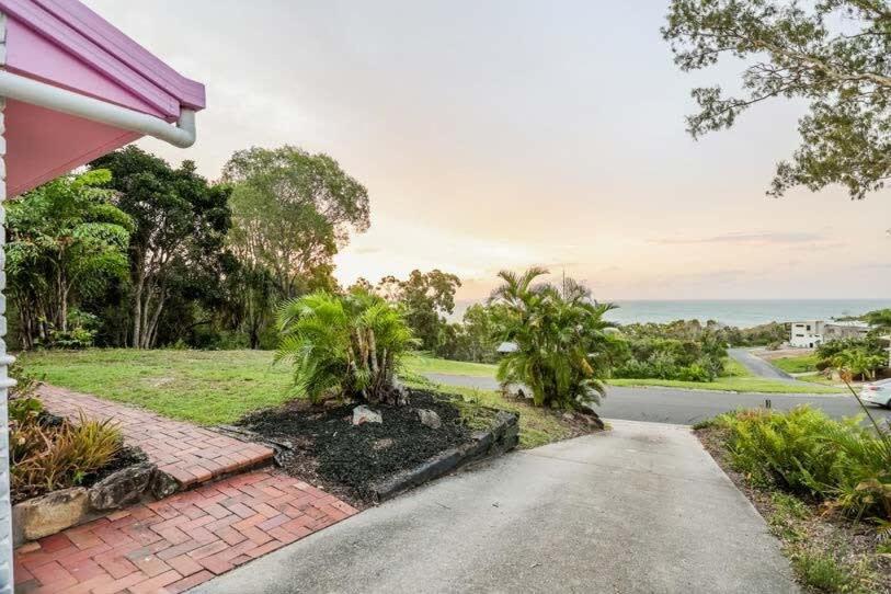 Cake By The Ocean - Three-Bedroom, Pet & Family-Friendly Retro Beach House with Gorgeous Views in 1770, Seventeen Seventy