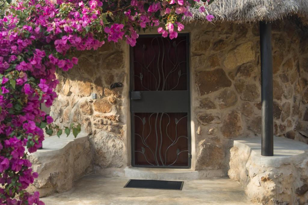 Nyati Hill Cottages - img