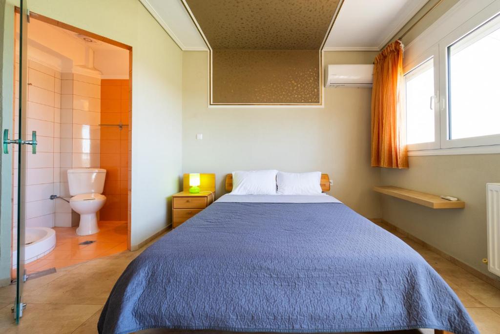 Azure Flat - 2 BEDRs - 2 WCs, Néa Péramos