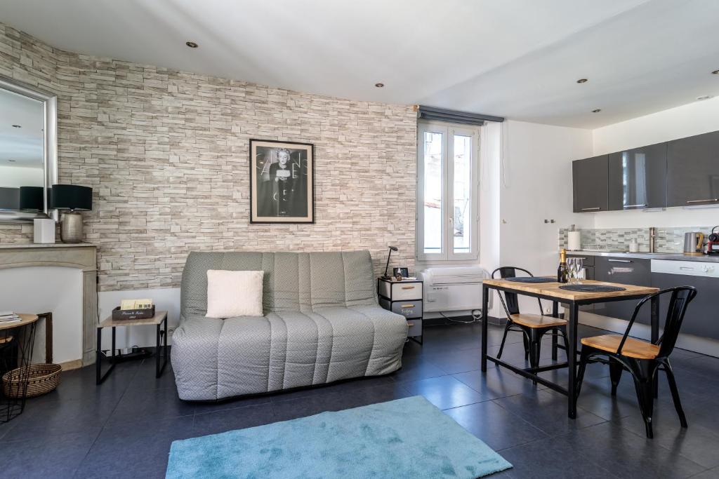 Les Suisses Apartment Zentral in der schönen Altstadt von Le Suquet 5 min zum Strand WLAN - 2