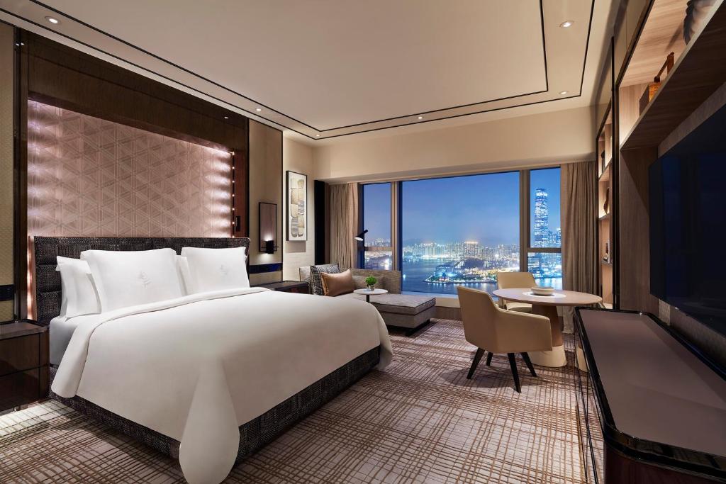 Hong Kong Four Seasons Hotel Hong Kong room