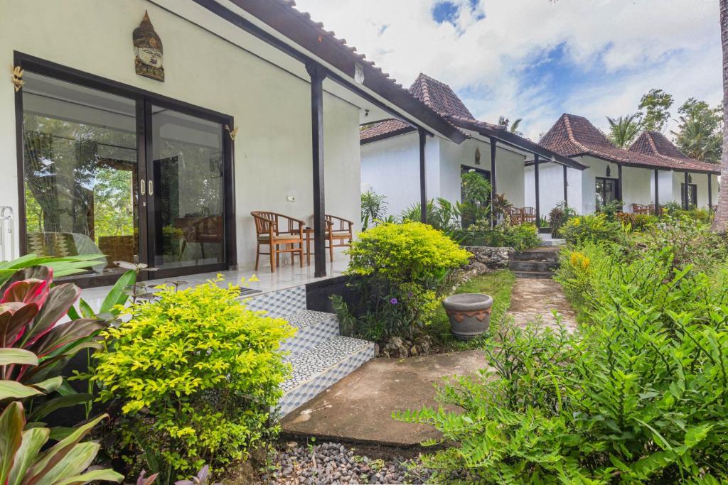 Radjes Bungalow Nusa Penida