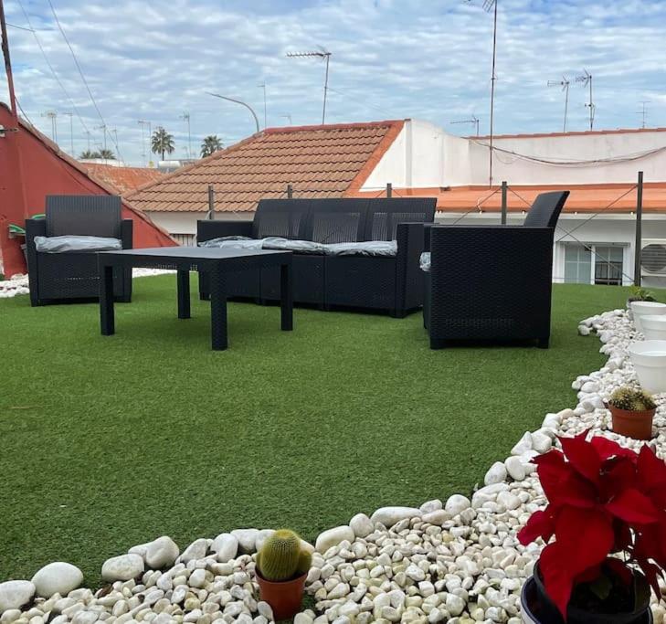 Dos hermanas - Feel at home, Dos Hermanas