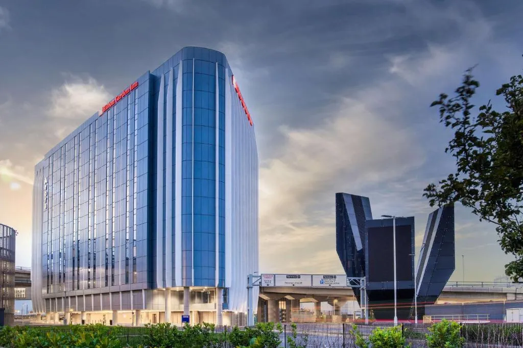 Hilton Garden Inn London Heathrow Terminal 2 and 3，位于希灵登的酒店