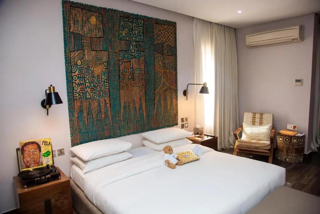 The White Orchid Hotel，位于拉各斯的酒店