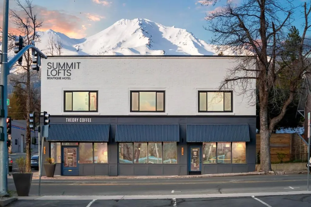 Summit Lofts Boutique Hotel，位于沙斯塔山的酒店