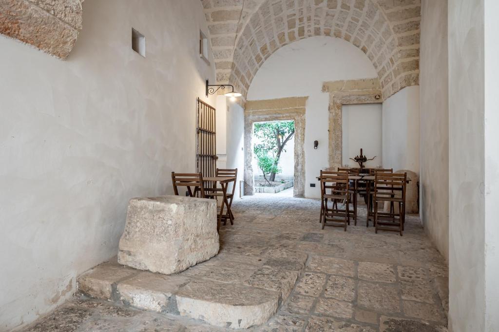 Palazzo Rolli - La Stanza del Camino & La Stanza delle Botti, Galatone