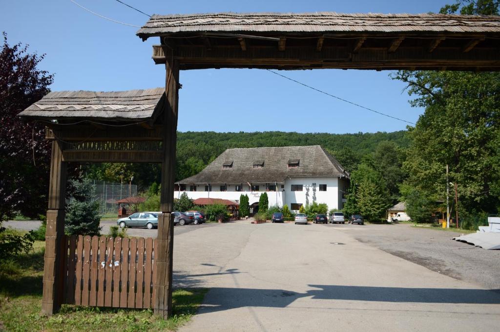 Pensiunea Valea Ursului, Bascov