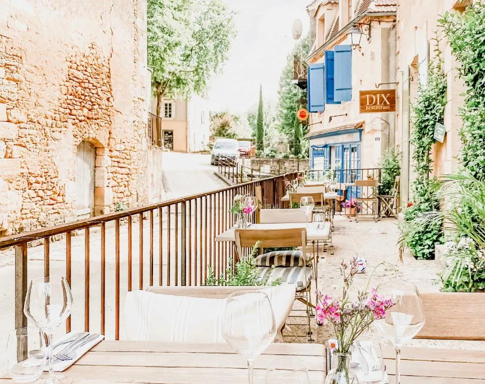 DIX Restaurant & Chambres d'hôtes, Sainte-Alvere, Dordogne, hotel in Saint-Alvère
