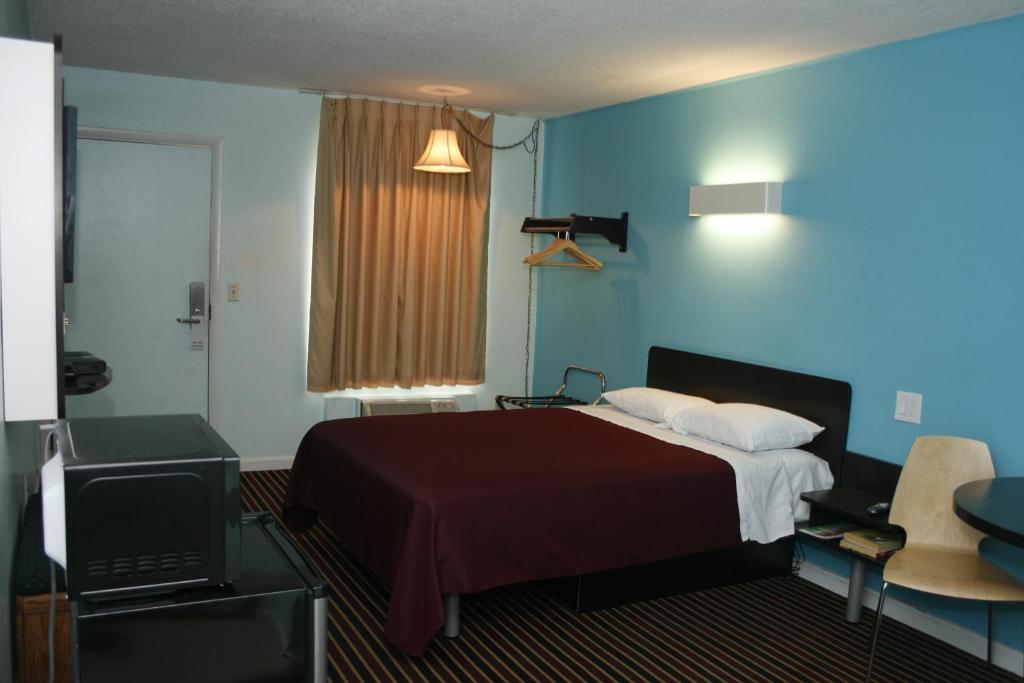 Relax Inn Front Royal photo