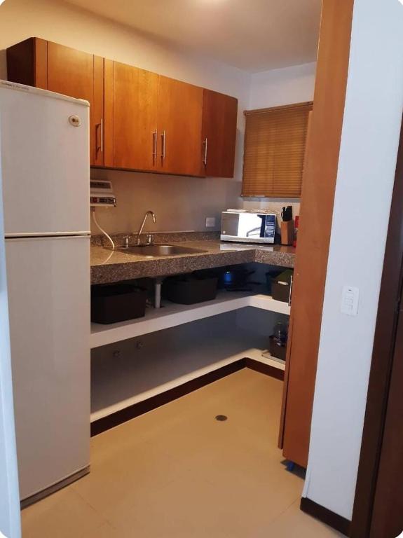 Vista al lago en Cartagena - 2