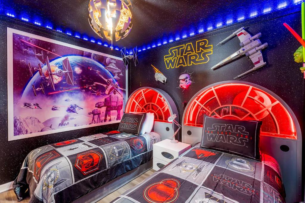 House with Pool Game Room in Resort w Clubhouse, Davenport