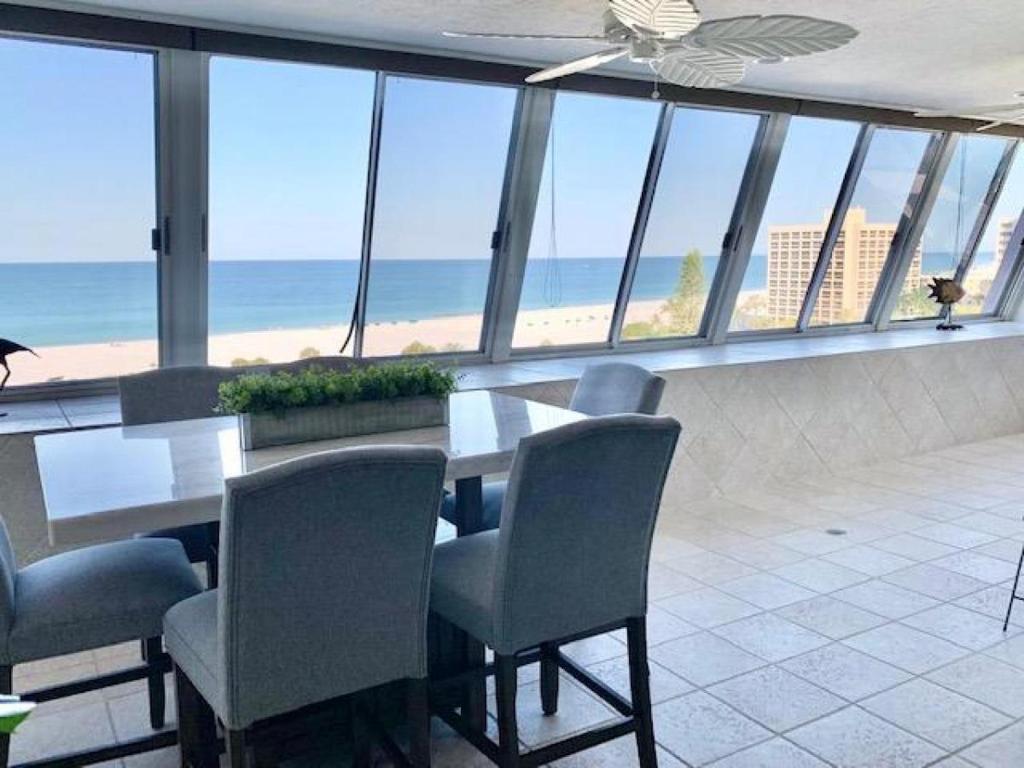 1080-807 Spectacular Beach View, Sarasota