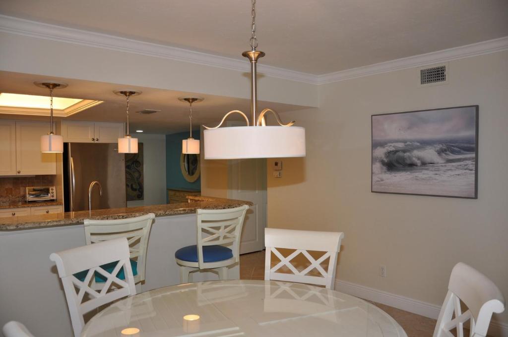 1125-201 Immerse Yourself in Luxury, Sarasota