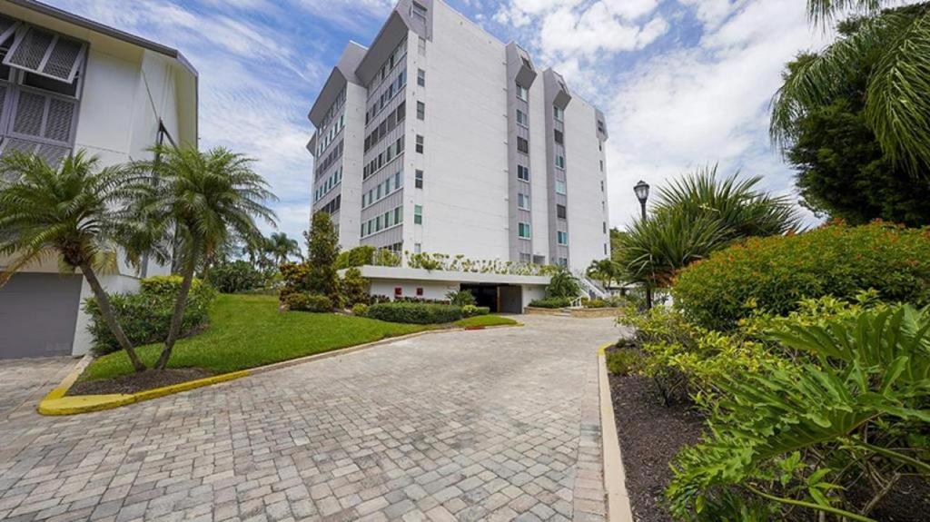 1125-605 Tranquility in Our High Rise Condo, Sarasota