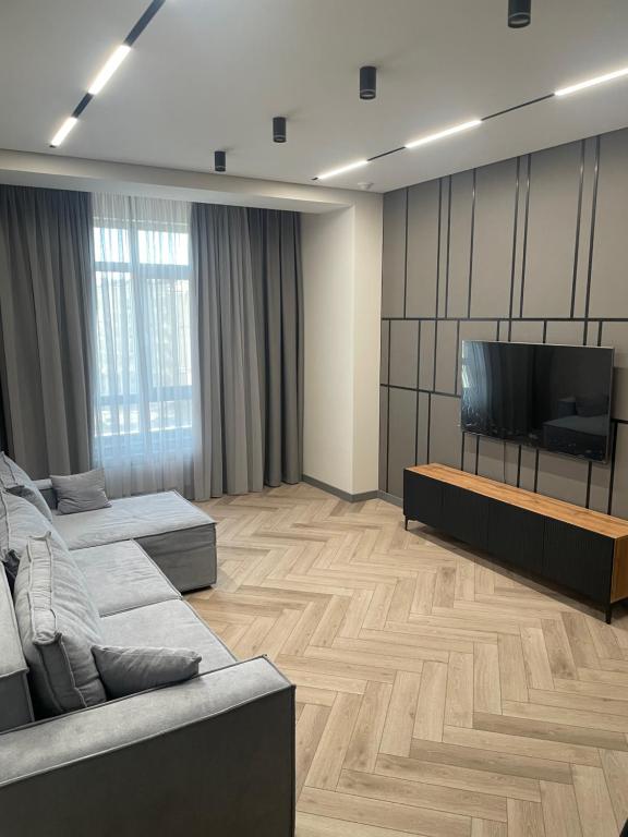 Highvill Ihim C4, Astana