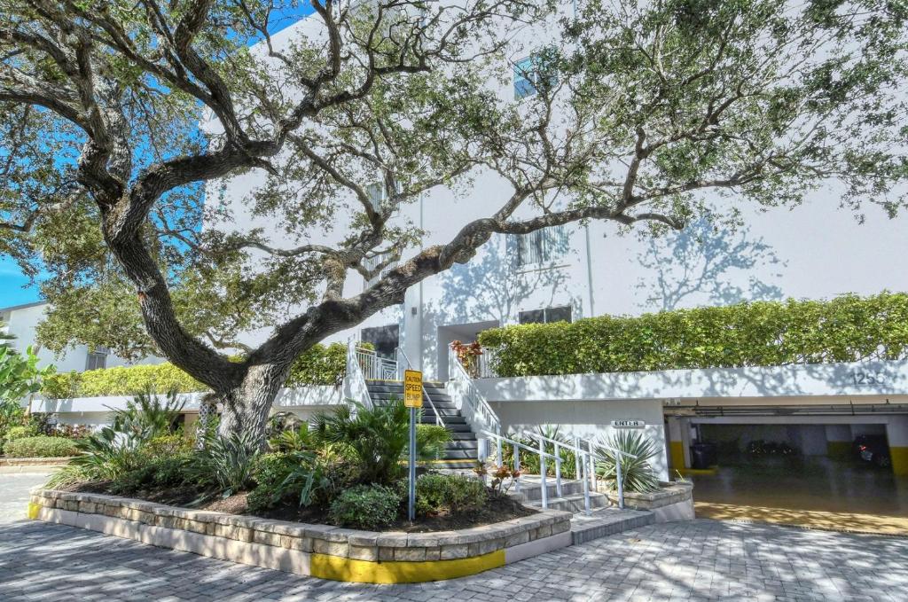 1255-602 Enjoy this Seaside Paradise, Sarasota