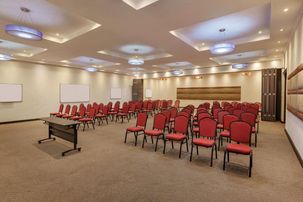 غرفة الاجتماعات/الاحتفالات