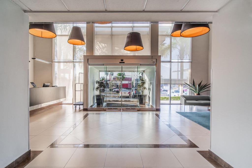 フロント・ロビー