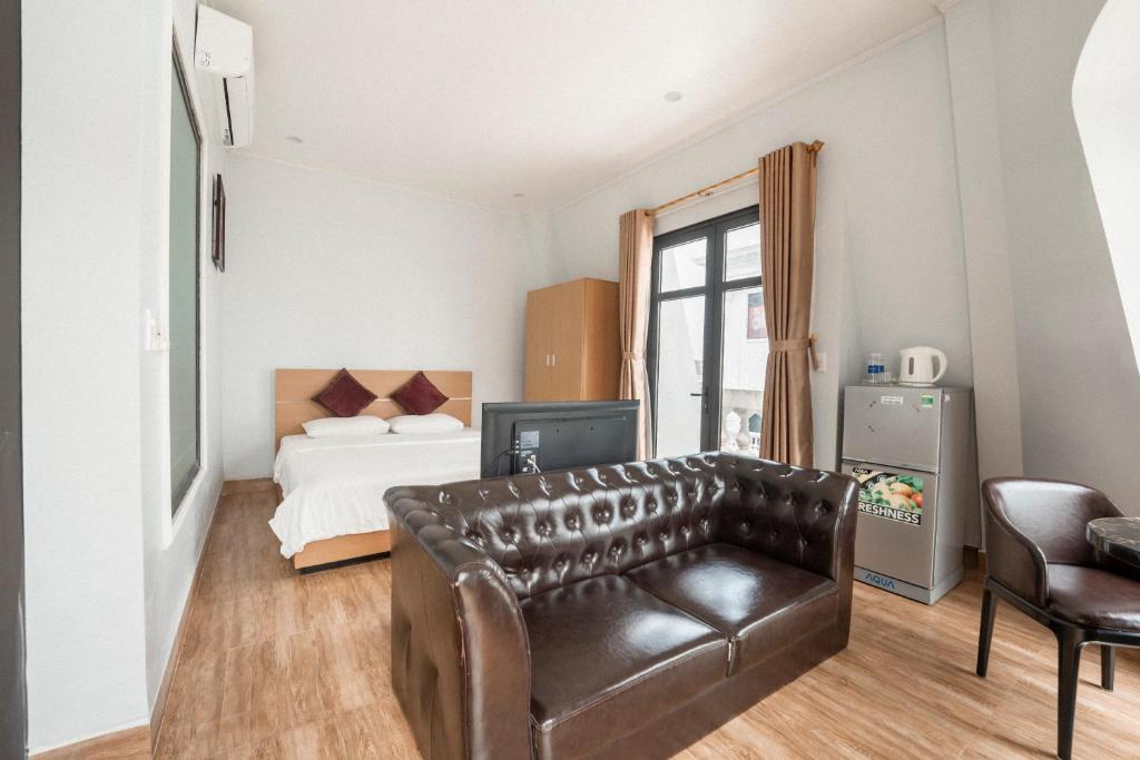 Riverside Row Apartment