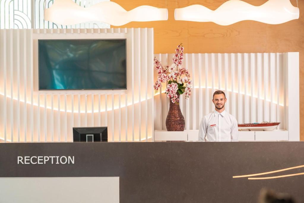Astoria by Astoria Collection- All Inclusive & Private Beach Club — Obiekt in Złote Piaski, Region Warna