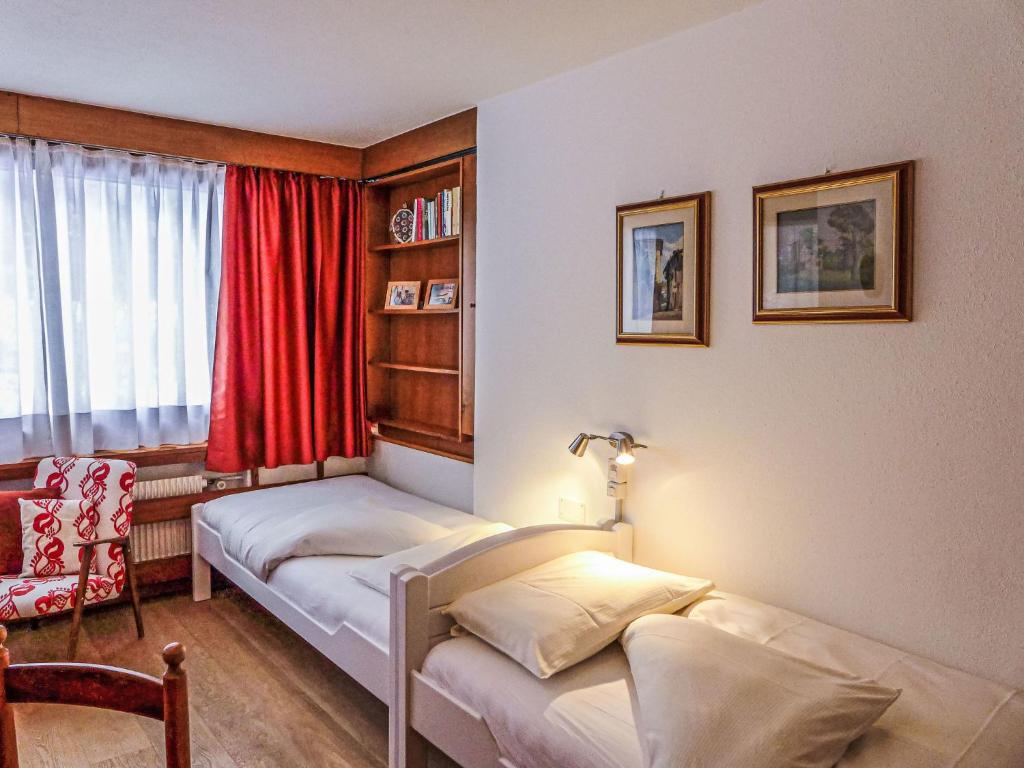 Apartment Chesa Arlas E2 by Interhome - 4