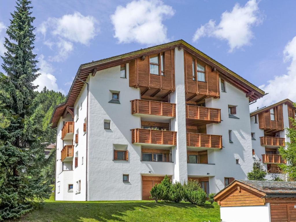 Apartment Chesa Maurus A5 by Interhome - 5