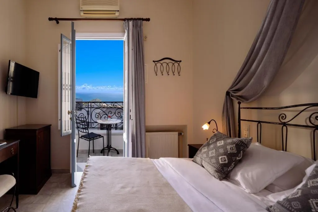 Ikio Concept Santorini, Hotel in Pirgos