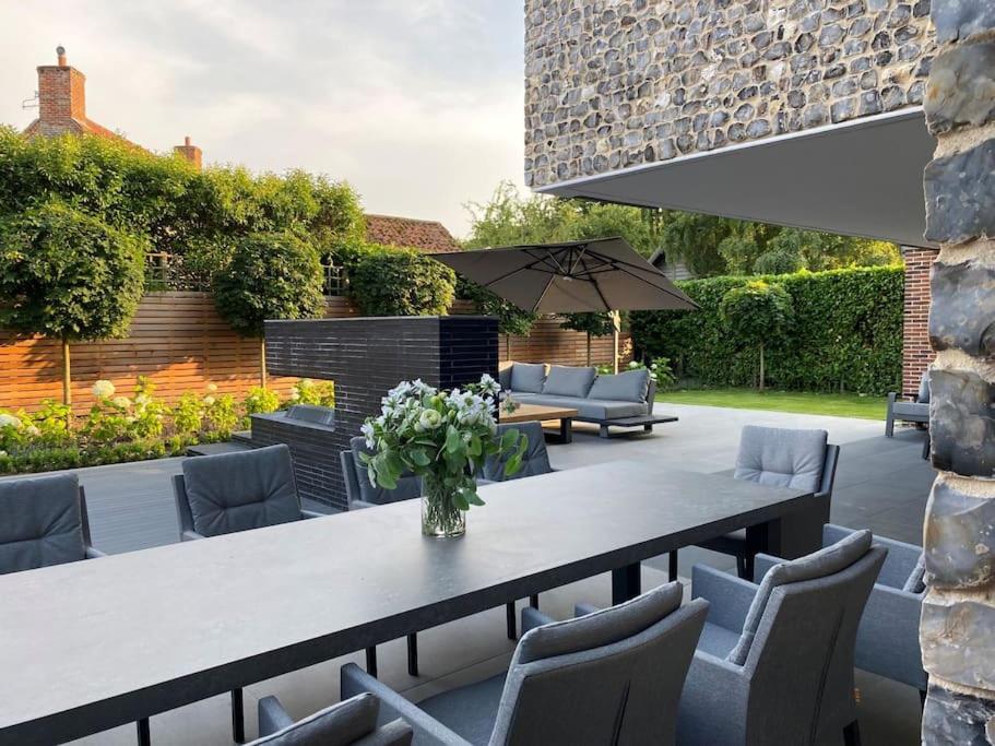 Mayflower, Luxury Norfolk Retreat - Brancaster, Sleeps 4 -12, Brancaster