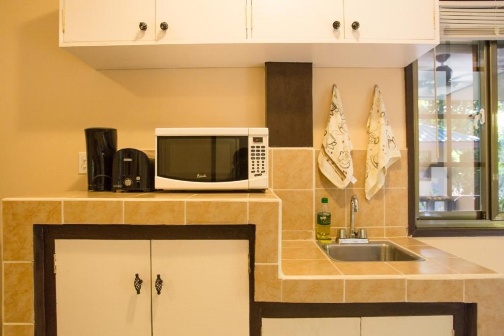 M&amp;A Riverside Beach Bungalows — Hotel in Babeldaob Island
