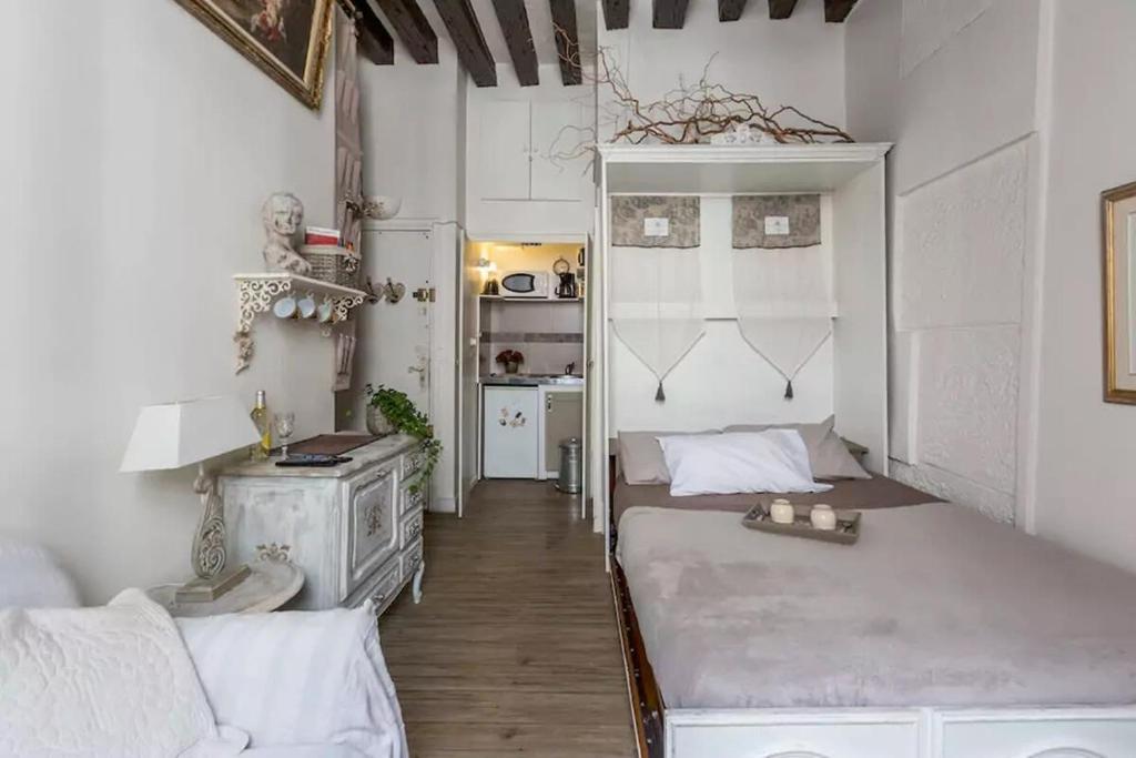 La Belle Du Marais - 4