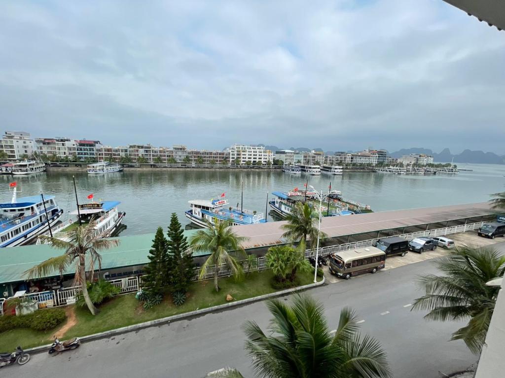 Bảo An Hotel, Tuần Châu