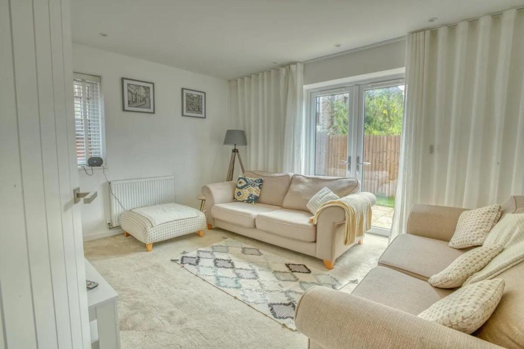 Pass the Keys Motherby 1 · Central House with a Garde, Lincoln