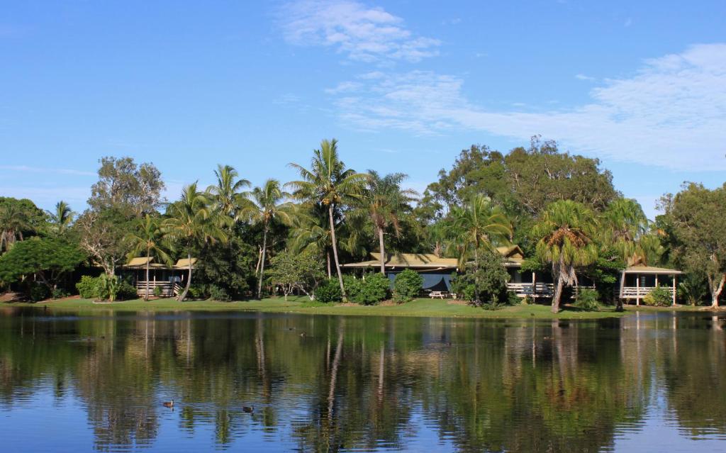 Sanctuary Lakes Fauna Retreat — Hotel in Hervey Bay