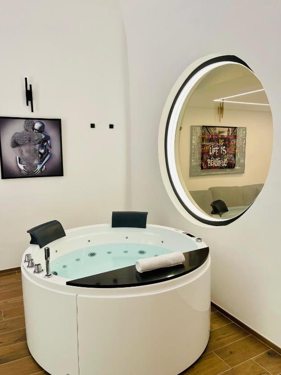 Suite169 Black, Bari