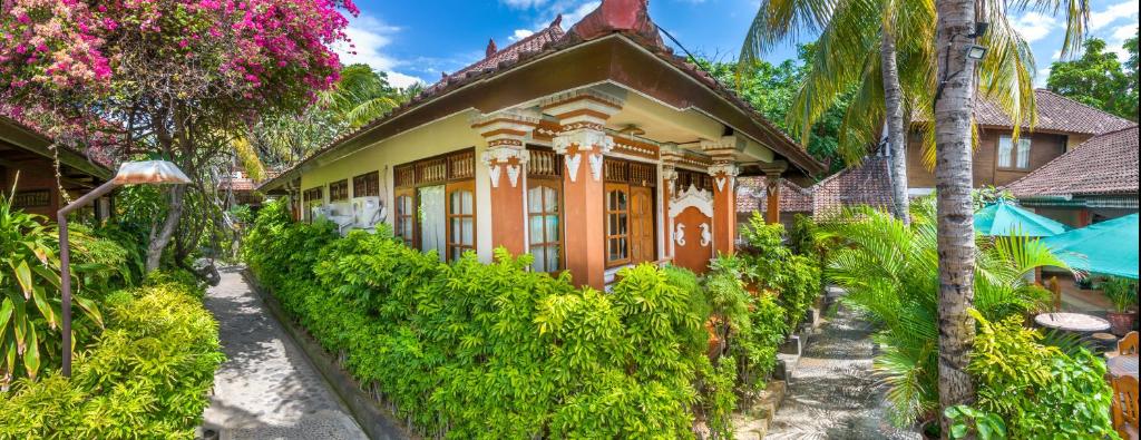 Garden, Paradise Palm Beach Bungalows in Bali