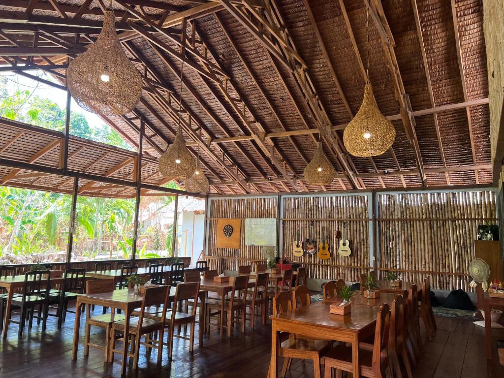3WILL Bunaken Dive Resort - ダイニングスペース