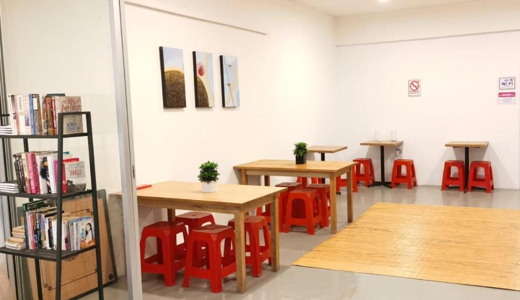 Facilities, Sunset homestay - Backpacker Hostel (Self Check-In) in Kuching