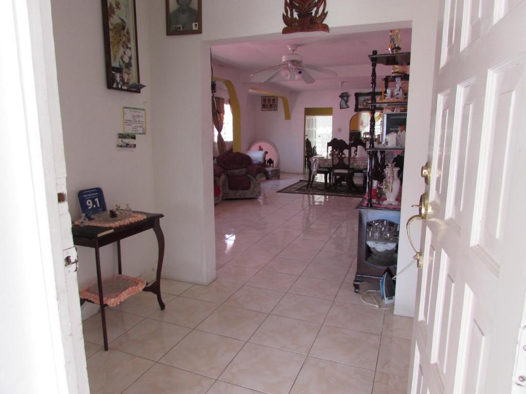 Tina's Guest House