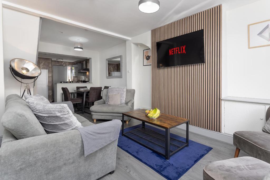 Gorst House - Air Host & Stay - Free parking, Liverpool